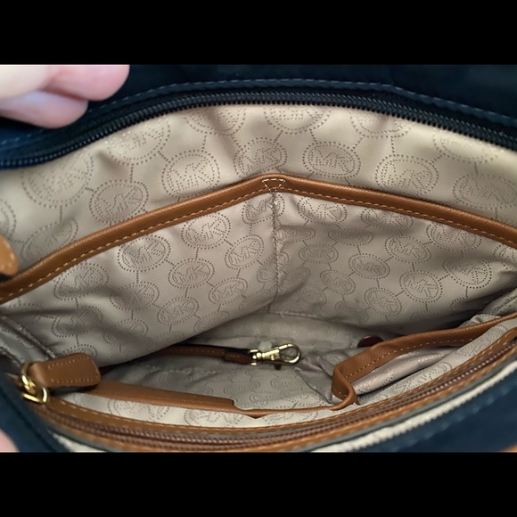 Michael Kors Crossbody Bag - Picture 7 of 7